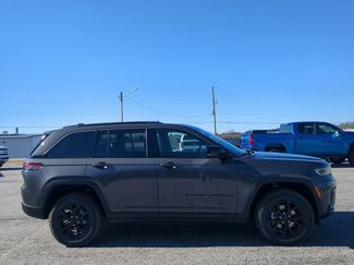 New 2026 Jeep Grand Cherokee Altitude RWD video 2