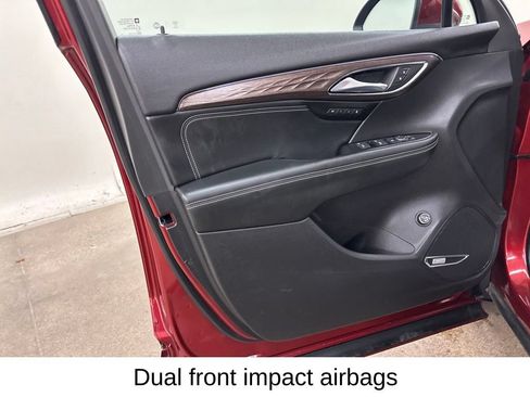 Used 2023 Buick Envision Avenir AWD/4WD image 35