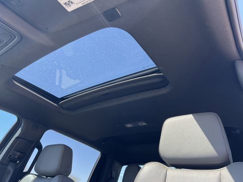 Used 2024 Chevrolet Silverado 2500 ZR2 w/ Technology Package image 15