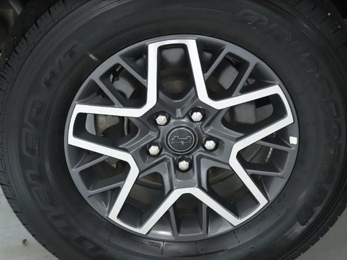 Used 2025 Jeep Wrangler Unlimited Sahara AWD/4WD image 12