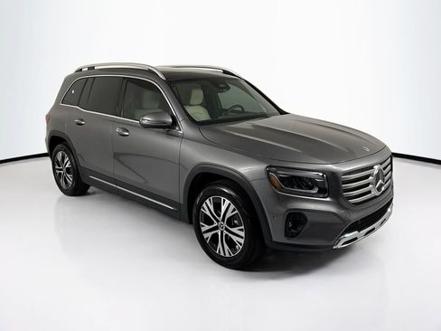 Used 2026 Mercedes-Benz GLB 250 image 3