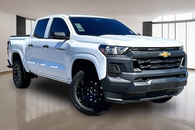 Used 2025 Chevrolet Colorado W/T w/ WT Custom Package RWD image 3