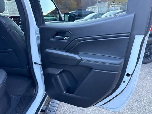 Used 2025 GMC Canyon Elevation w/ Convenience Package image 24