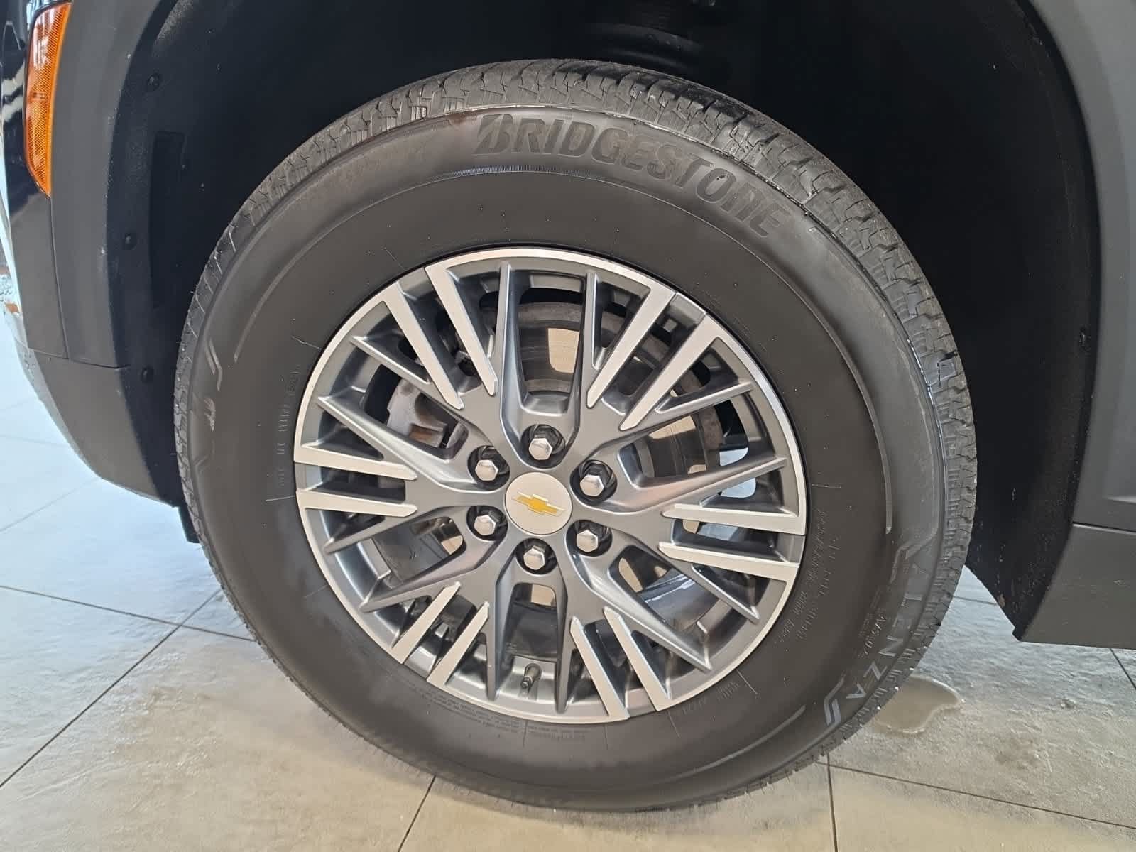 Used 2024 Chevrolet Traverse LT w/ LPO, Floor Liner Package FWD image 13