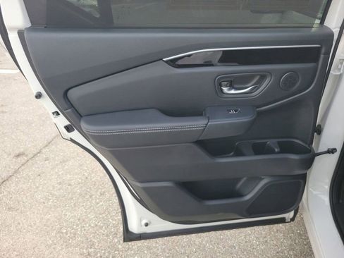 Used 2023 Honda Pilot Touring image 40