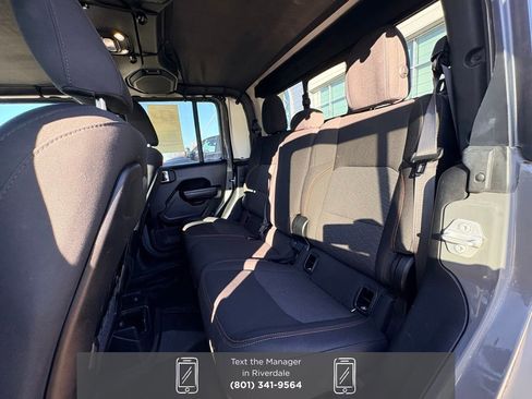 Used 2023 Jeep Gladiator Mojave w/ Cold Weather Group image 11