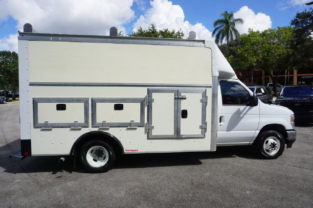 Used 2024 Ford E-350 and Econoline 350 Super Duty w/ Power Windows & Locks Group RWD image 15