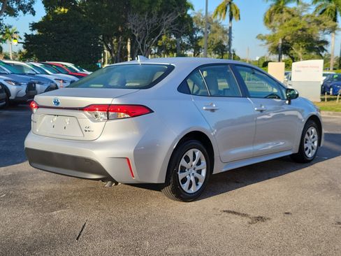 Used 2025 Toyota Corolla LE image 5