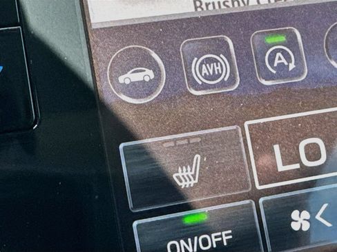 Used 2025 Subaru Outback Premium AWD/4WD image 24