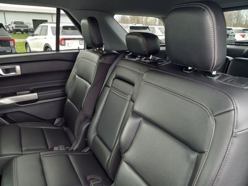 Used 2024 Ford Explorer XLT w/ Equipment Group 202A image 14