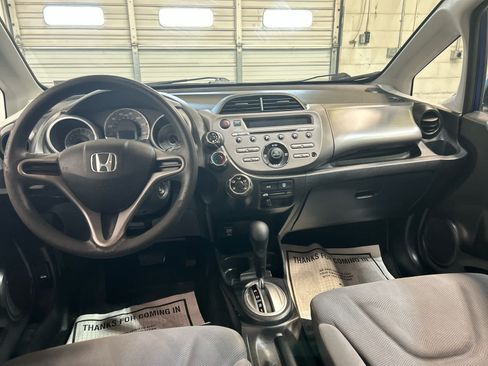 Used 2010 Honda Fit image 4