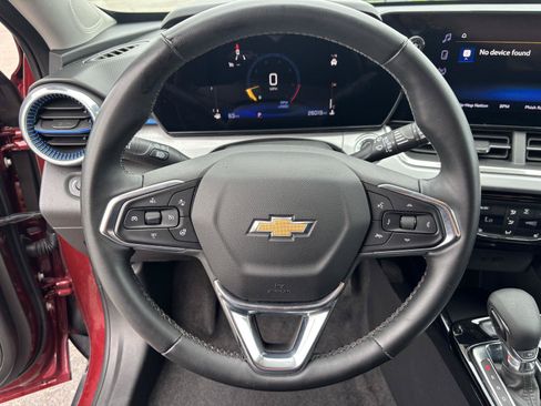 Used 2024 Chevrolet Trax LT w/ LT Convenience Package FWD image 20
