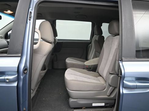 Used 2012 Kia Sedona LX FWD image 18
