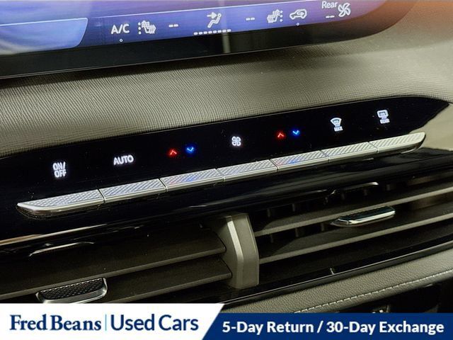 Used 2025 Buick Enclave Preferred FWD image 23