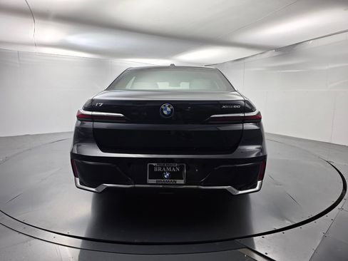 Used 2023 BMW i7 xDrive60 w/ Parking Assistance Package AWD/4WD image 5