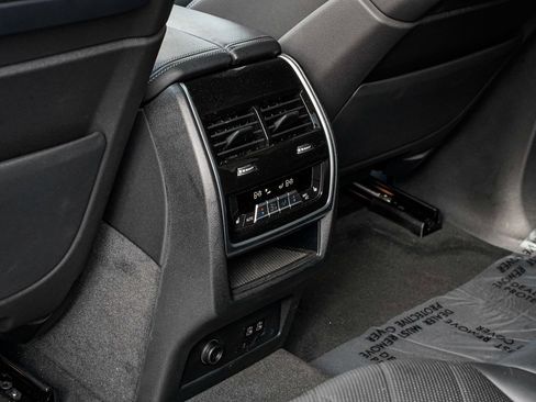 Used 2023 BMW X7 xDrive40i w/ M Sport Package image 19