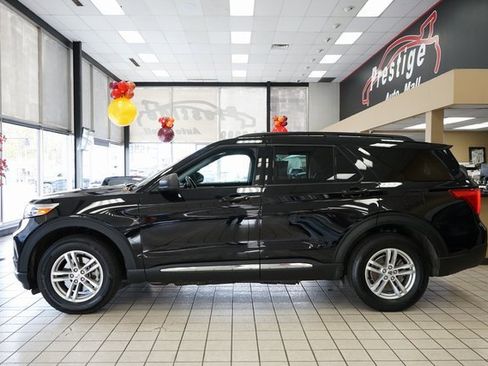 Used 2022 Ford Explorer XLT w/ Class IV Trailer Tow Package image 4