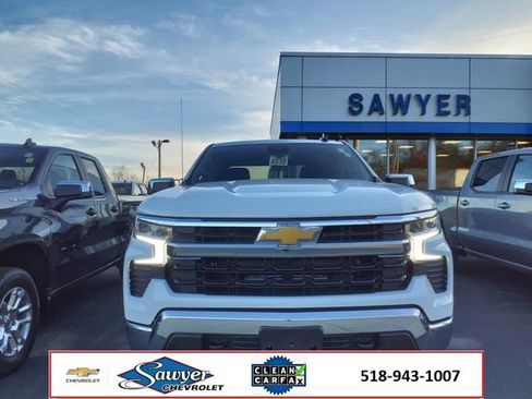 Used 2025 Chevrolet Silverado 1500 LT image 2