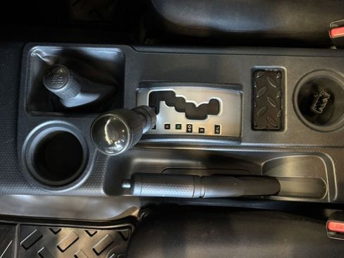 Used 2013 Toyota FJ Cruiser 4WD image 19