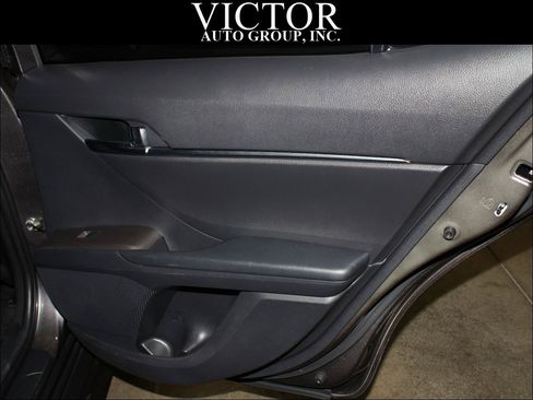 Used 2021 Toyota Camry SE FWD image 31