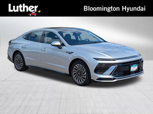 Certified 2026 Hyundai Sonata SEL FWD image 1