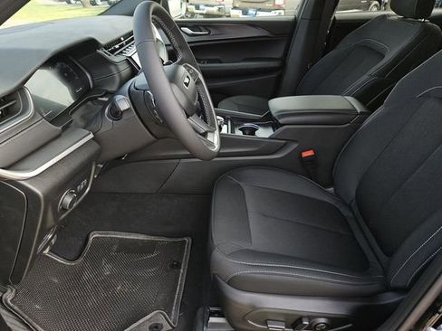 New 2025 Jeep Grand Cherokee L Laredo image 22