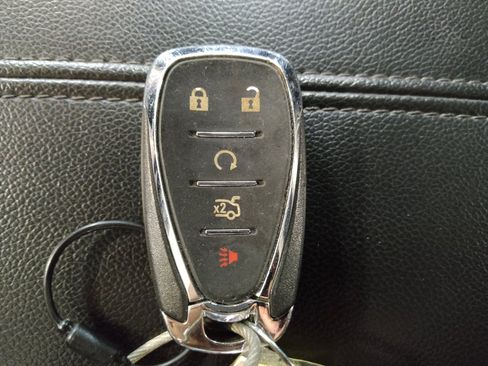Used 2025 Chevrolet Malibu LT FWD image 32