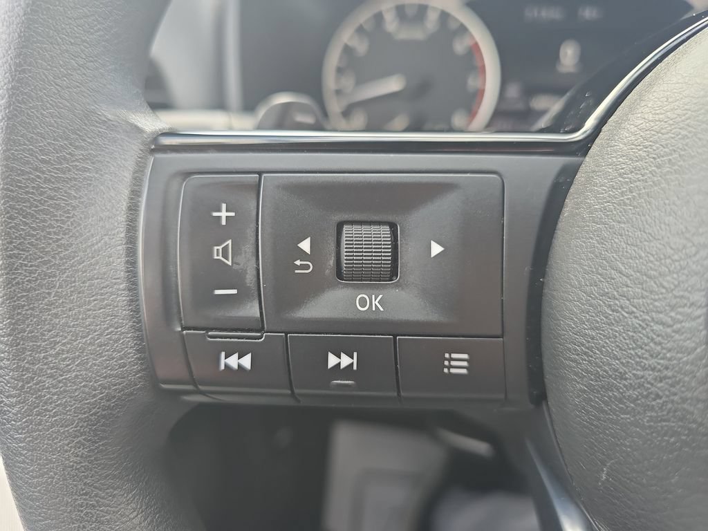Used 2021 Nissan Rogue SV AWD/4WD image 26