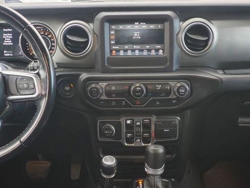 Used 2020 Jeep Wrangler Unlimited Sahara image 27