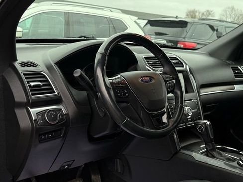 Used 2018 Ford Explorer Limited w/ Equipment Group 301A image 13
