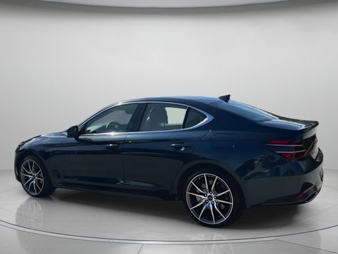 Used 2025 Genesis G70 2.5T image 19