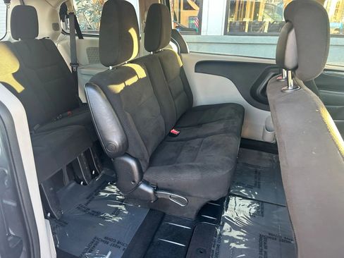 Used 2016 Dodge Grand Caravan American Value Package image 14
