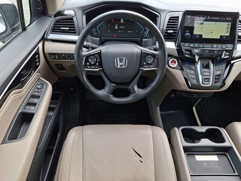 Used 2019 Honda Odyssey Elite image 12