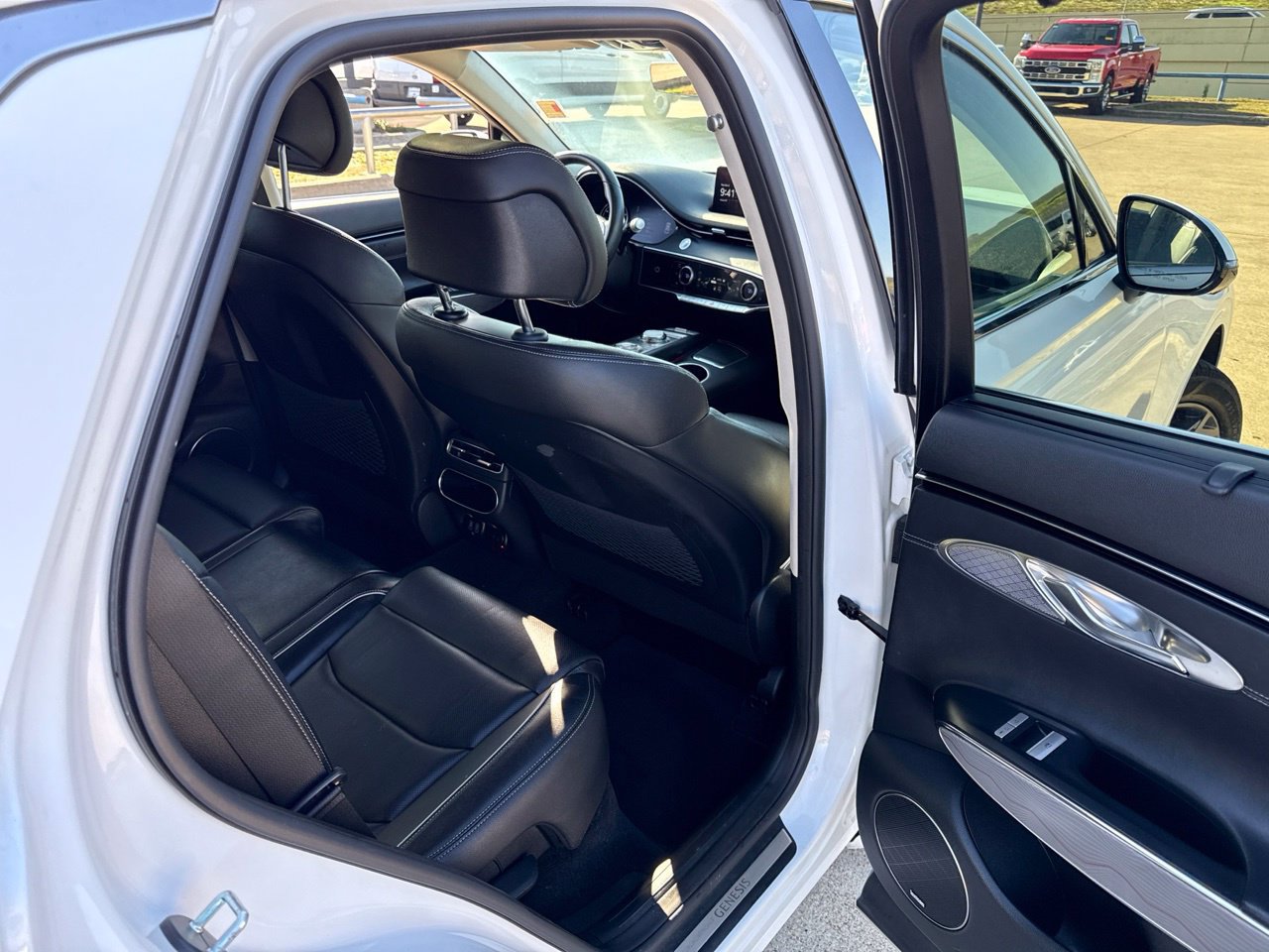 Used 2022 Genesis GV70 2.5T w/ Advanced Package AWD/4WD image 13
