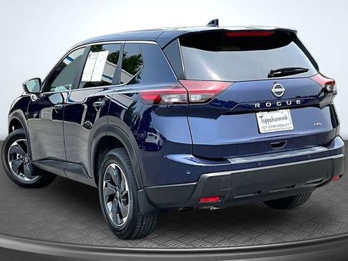 Used 2025 Nissan Rogue SV AWD/4WD image 4