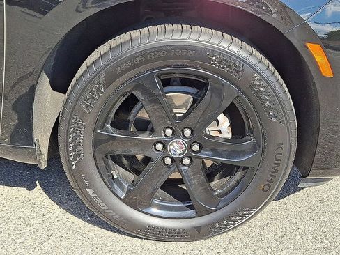 Used 2023 Buick Enclave Essence w/ Experience Buick Package AWD/4WD image 9