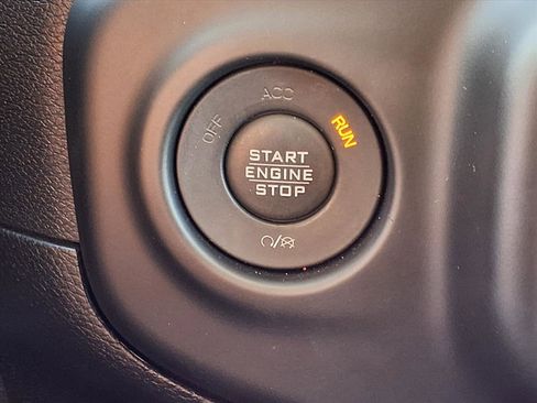 Used 2018 Jeep Wrangler Sport image 10