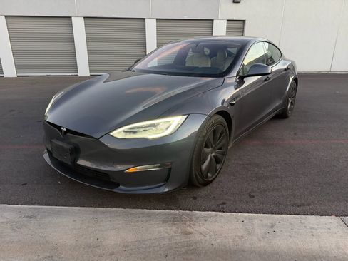 Used 2022 Tesla Model S Standard Range image 2