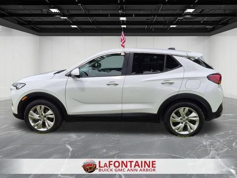 Used 2024 Buick Encore GX Preferred w/ Comfort Package FWD image 2
