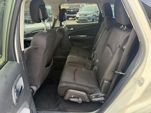 Used 2014 Dodge Journey SE w/ Flexible Seating Group image 24