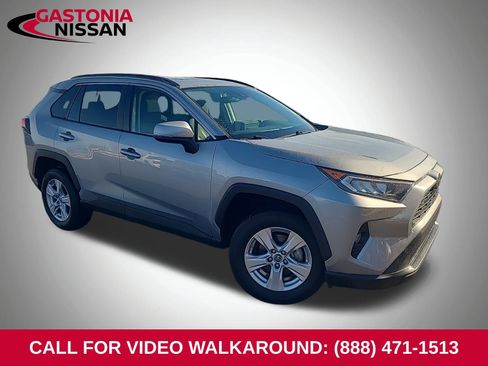 Used 2019 Toyota RAV4 XLE w/ Phone Cable & Charge Package image 1