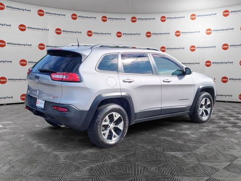 Used 2018 Jeep Cherokee Trailhawk w/ Comfort/Convenience Group AWD/4WD image 5