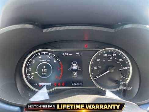 Used 2025 Nissan Versa SV w/ Trunk Package FWD image 14