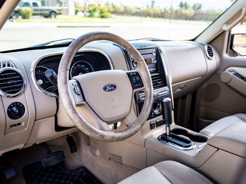 Used 2008 Ford Explorer XLT RWD image 10