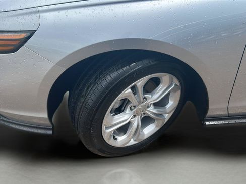 Used 2025 Honda Accord LX image 38