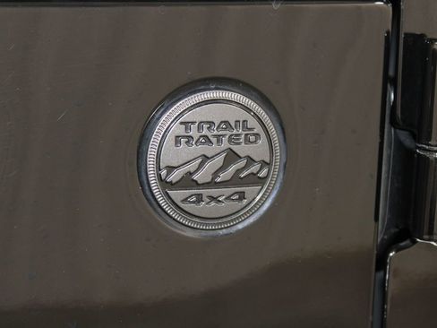 Used 2023 Jeep Gladiator Sport image 14