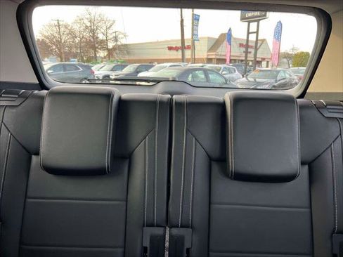 Used 2023 Volkswagen Atlas SE image 12