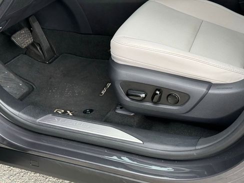 Used 2025 Lexus RX 350 Premium w/ Accessory Package (Z1) image 24