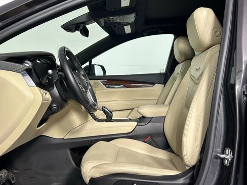 Used 2018 Cadillac XT5 Luxury w/ Driver Awareness Package image 30