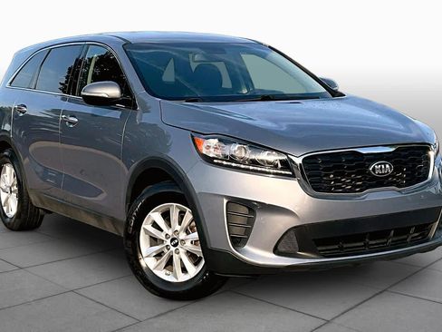 Used 2019 Kia Sorento L FWD image 2